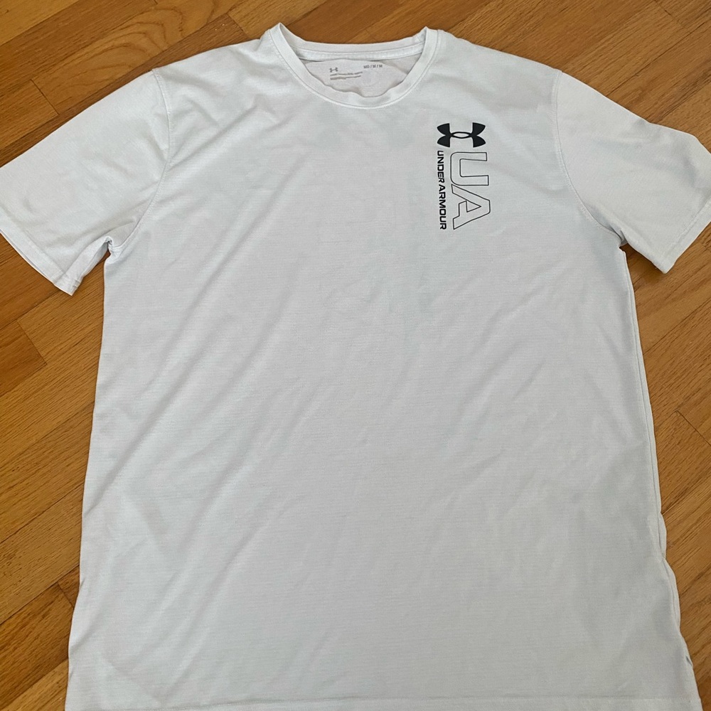 Under Armour tshirt men medium